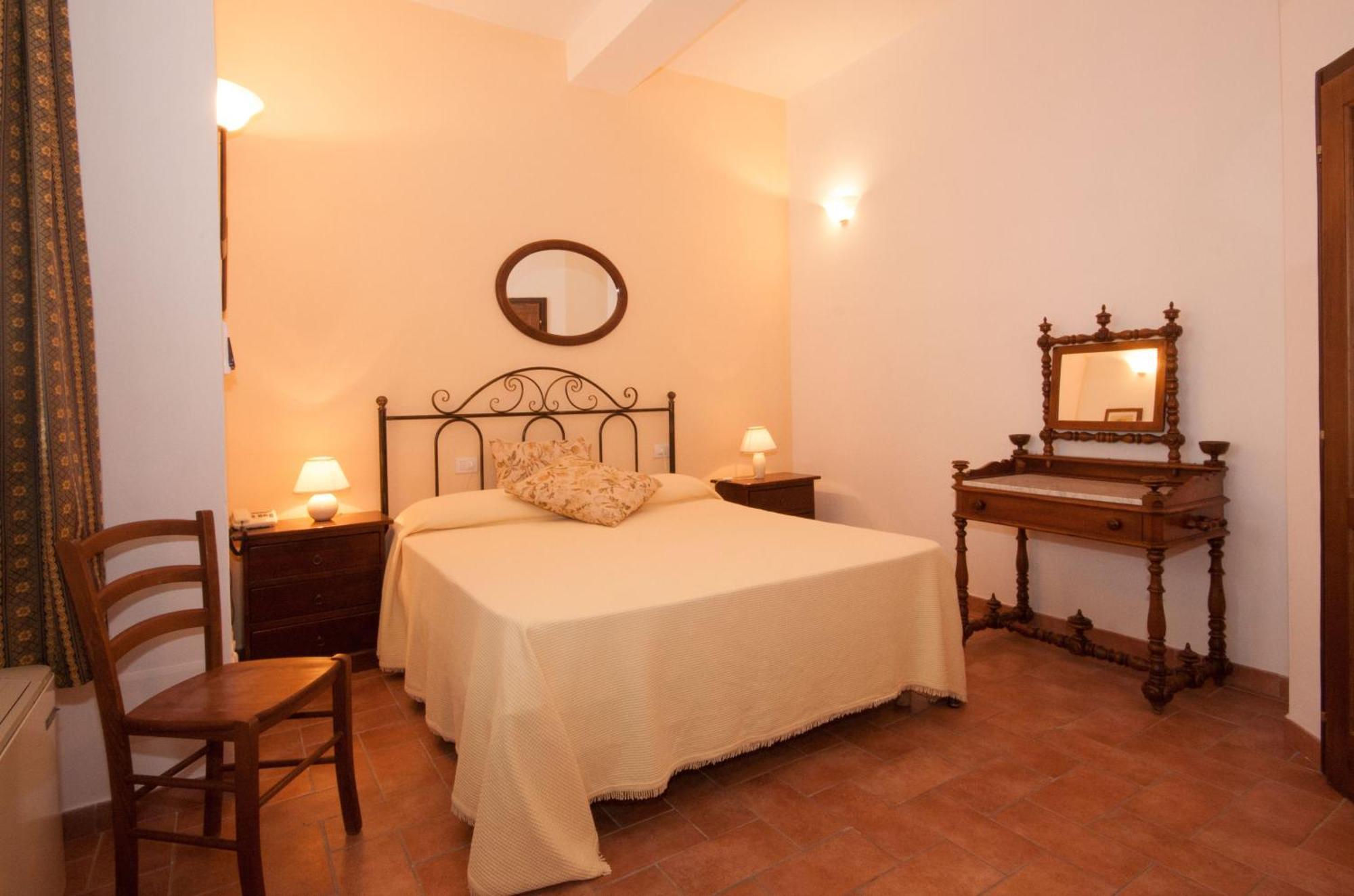 Casavacanze Vesta Isola d'Arbia Phòng bức ảnh
