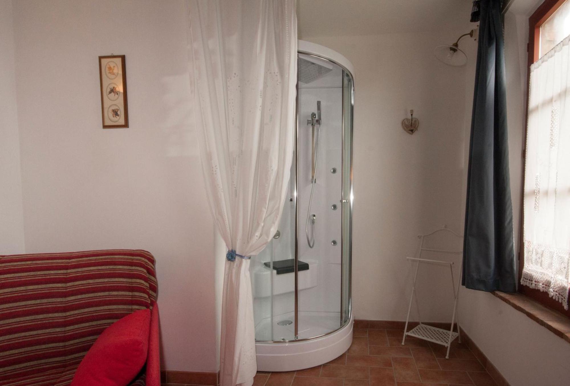 Casavacanze Vesta Isola d'Arbia Phòng bức ảnh