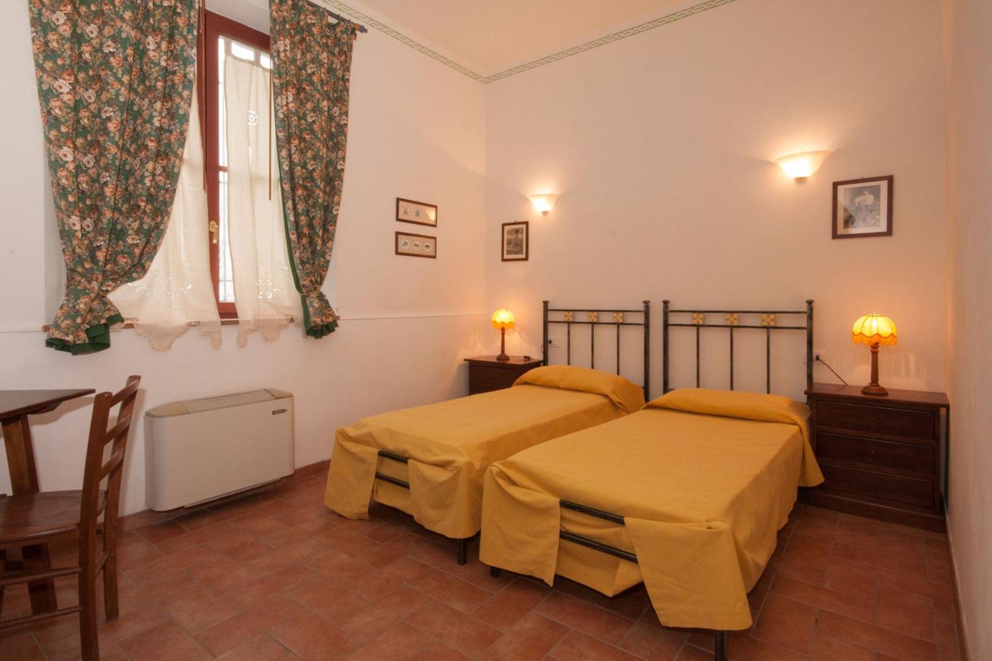 Casavacanze Vesta Isola d'Arbia Phòng bức ảnh