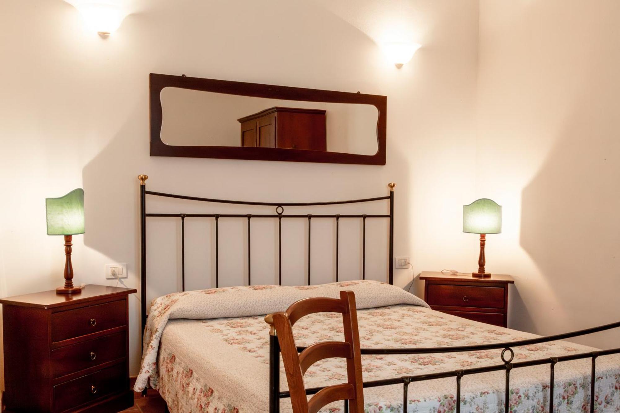 Casavacanze Vesta Isola d'Arbia Phòng bức ảnh